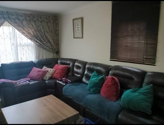 3 BEDROOM HOUSE FOR SALE IN WINDMILL PARK